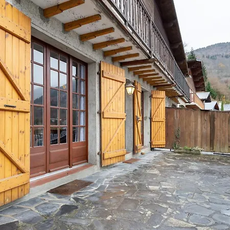 Les Noisetiers 度假居 *