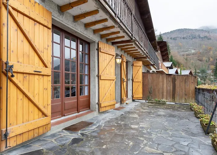 Les Noisetiers 度假居 *