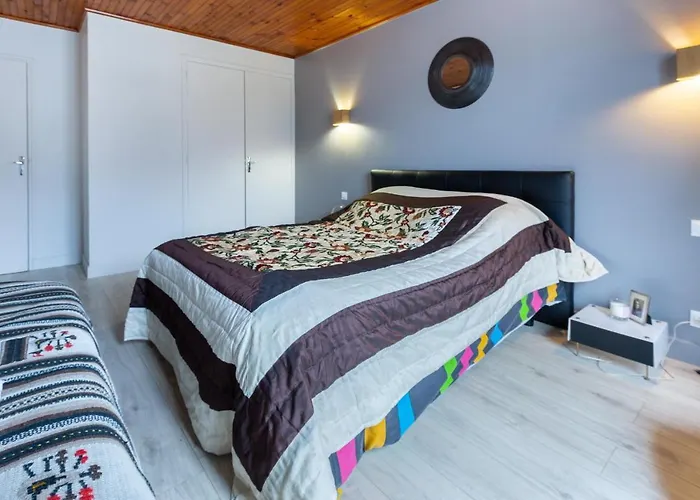 Les Noisetiers 圣拉里苏朗